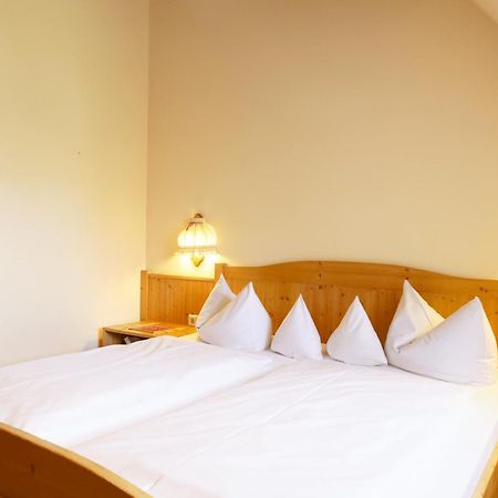 Hotel Gasthof Zur Post Wolfegg Bagian luar foto