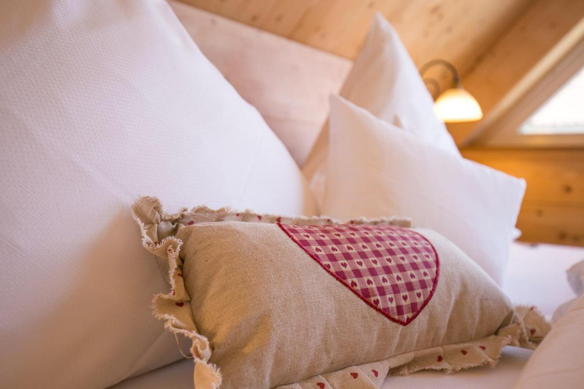 Hotel Gasthof Zur Post Wolfegg Bagian luar foto