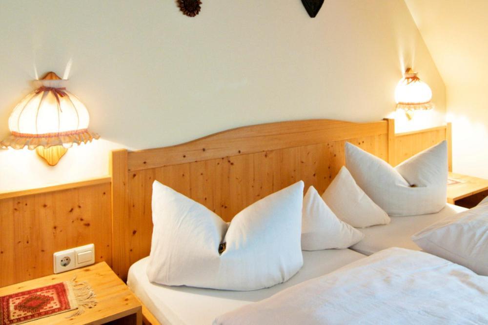 Hotel Gasthof Zur Post Wolfegg Bagian luar foto