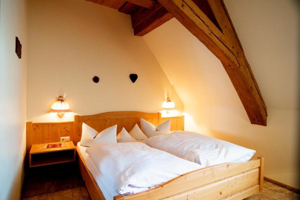 Hotel Gasthof Zur Post Wolfegg Bagian luar foto