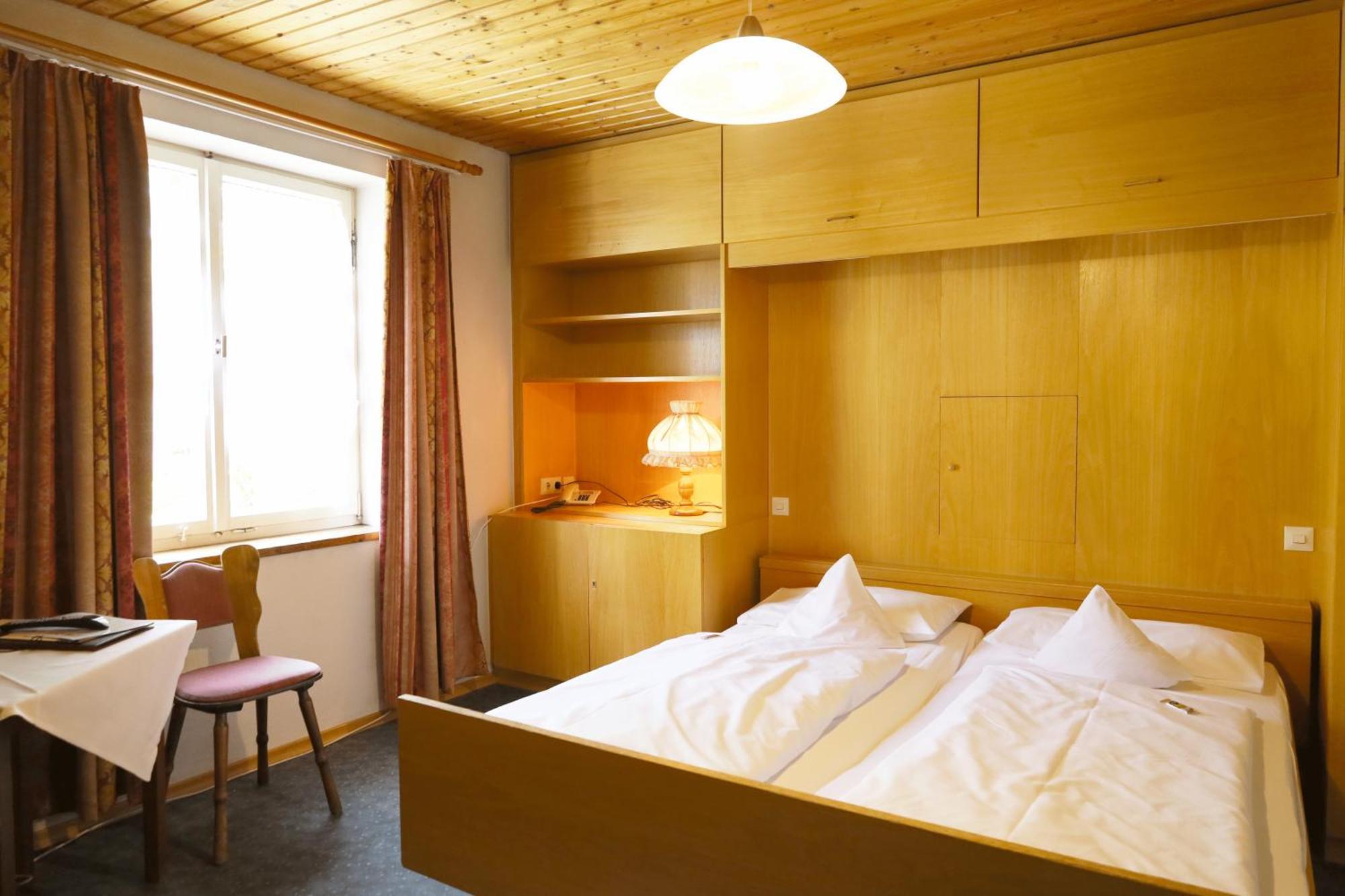 Hotel Gasthof Zur Post Wolfegg Bagian luar foto