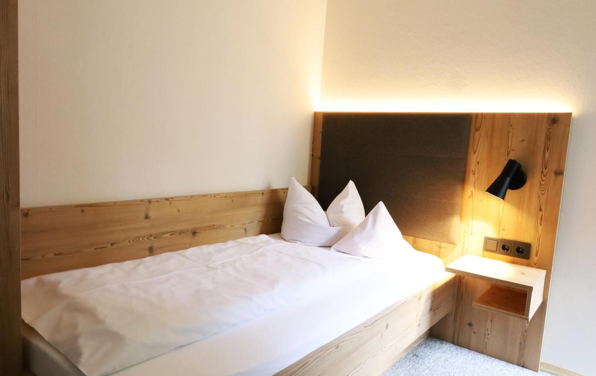 Hotel Gasthof Zur Post Wolfegg Bagian luar foto