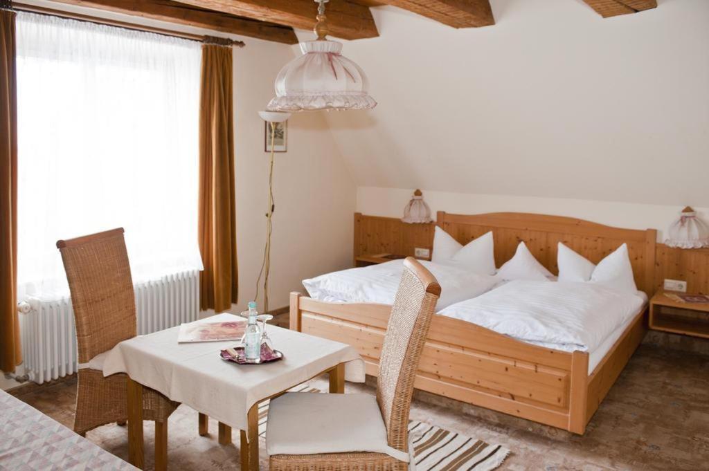 Hotel Gasthof Zur Post Wolfegg Bagian luar foto