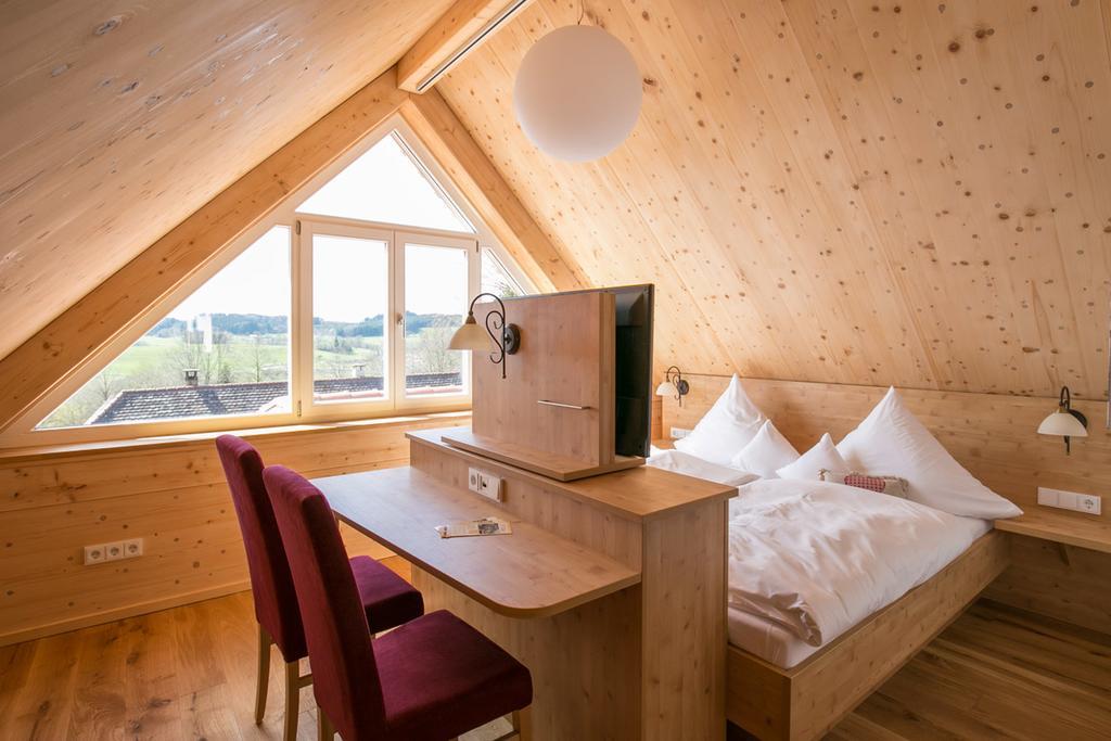 Hotel Gasthof Zur Post Wolfegg Bagian luar foto